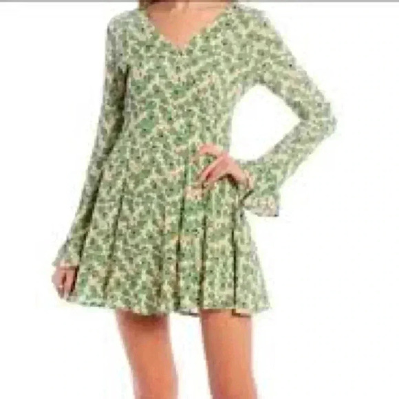 Floral Chelsea & Violet Dress-EUC Size Medium - Picture 5 of 7